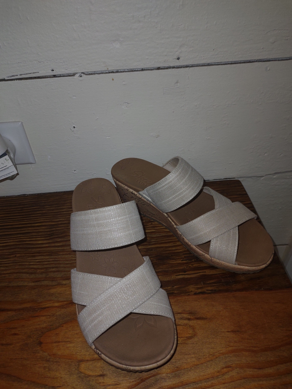 Skechers Luxe Foam Comfort Slide Sandals in Beige - Women's Casual Wedge
